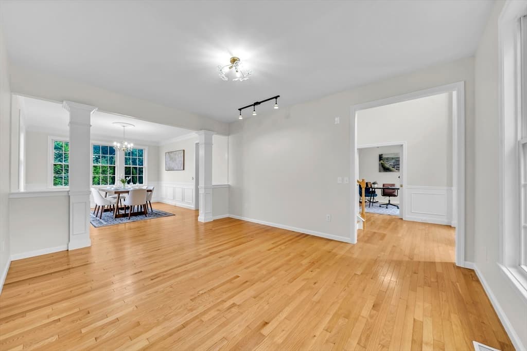 Single Family Residence at 37 Aspen Ave, Grafton MA 01560, Grafton, photo 9 of 42