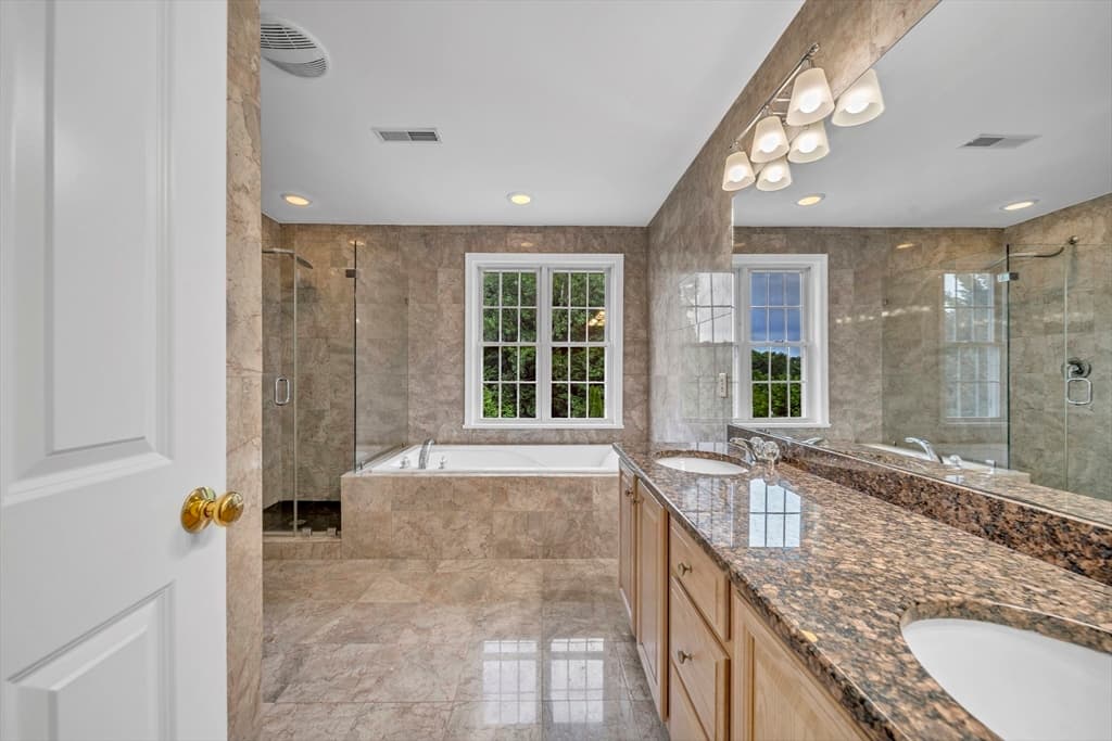 Single Family Residence at 37 Aspen Ave, Grafton MA 01560, Grafton, photo 14 of 42