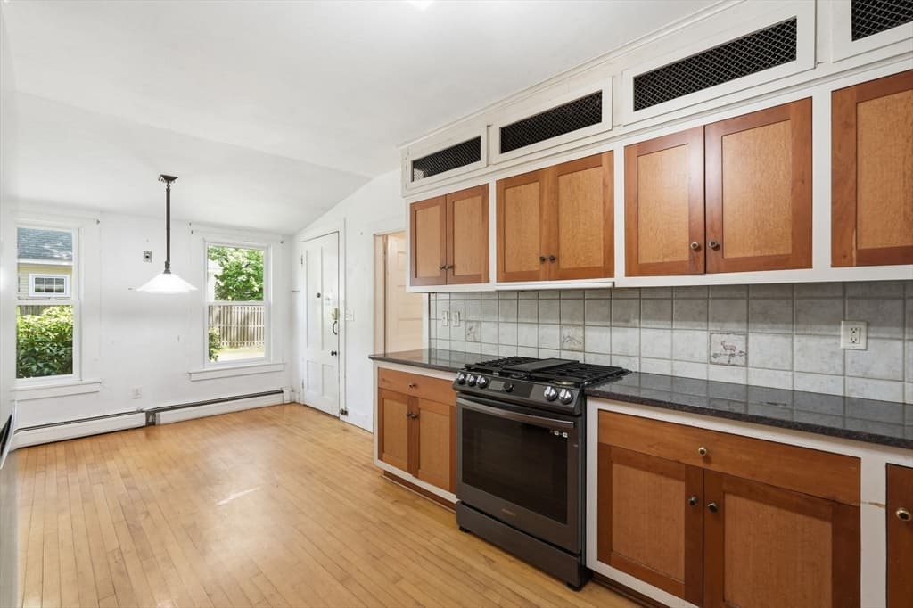 155 Amity St, Amherst MA 01002 photo 17