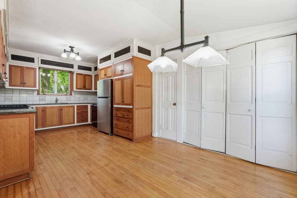 155 Amity St, Amherst MA 01002 photo 11