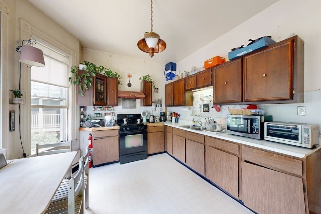 3 Family at 2 Brastow Ave., Somerville MA 02143, Somerville, photo 6 of 42