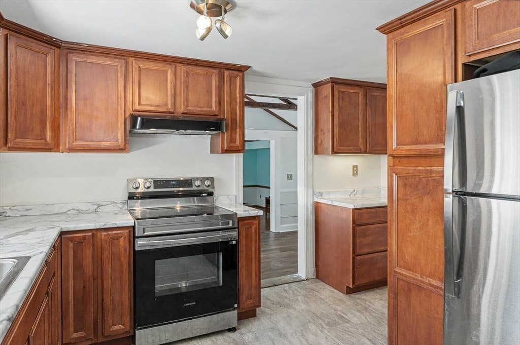 Single Family Residence at 25 Moynihan Rd, Hamilton MA 01982, Hamilton, photo 8 of 42