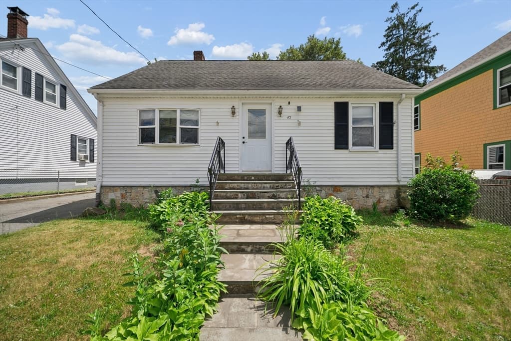 45 Bright St, Fall River MA 02721 photo 2
