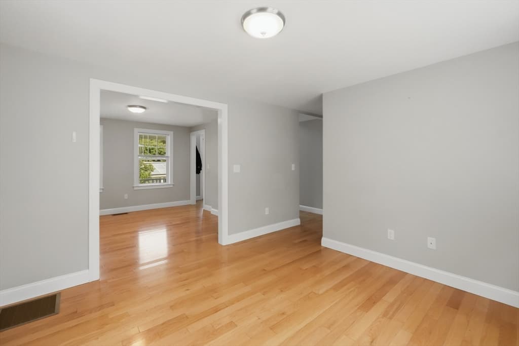 Single Family Residence at 686 Willard Street, Leominster MA 01453, photo 16 of 39