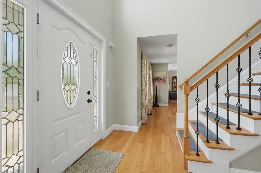 Single Family Residence at 686 Willard Street, Leominster MA 01453, photo 5 of 39