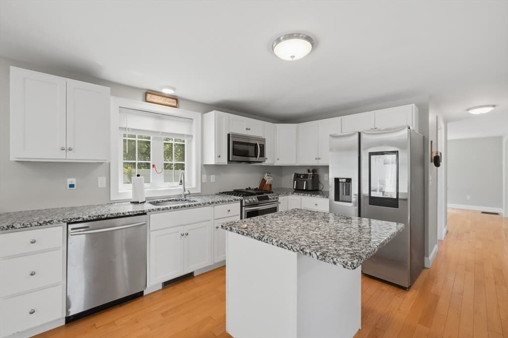 Single Family Residence at 686 Willard Street, Leominster MA 01453, photo 11 of 39