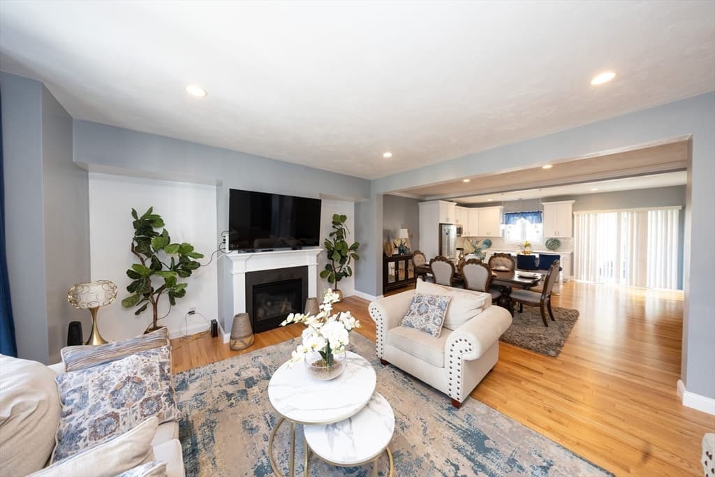 Condominium at 27 Pouts Lane # 27, Uxbridge MA 01569, photo 6 of 25