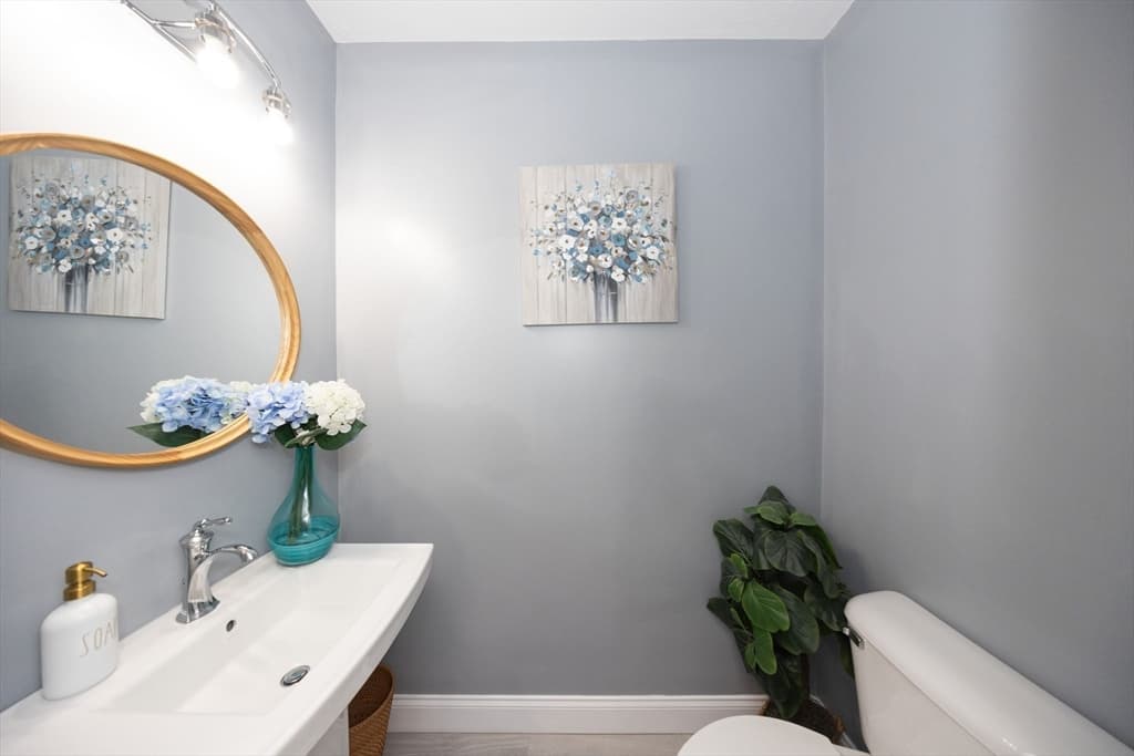 Condominium at 27 Pouts Lane # 27, Uxbridge MA 01569, photo 12 of 25