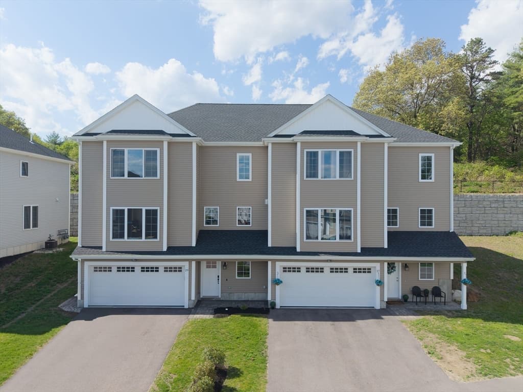 27 Pouts Lane # 27, Uxbridge MA 01569