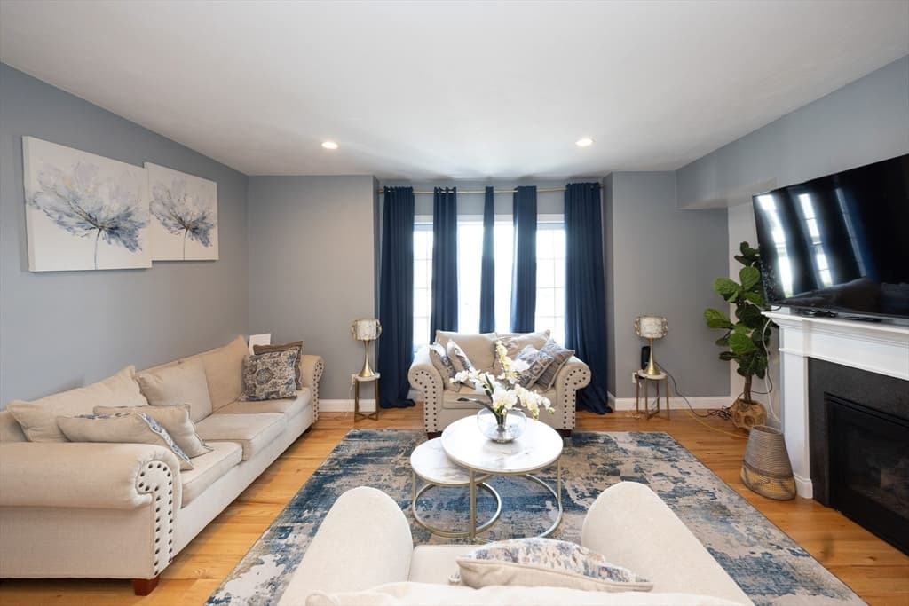 Condominium at 27 Pouts Lane # 27, Uxbridge MA 01569, photo 5 of 25