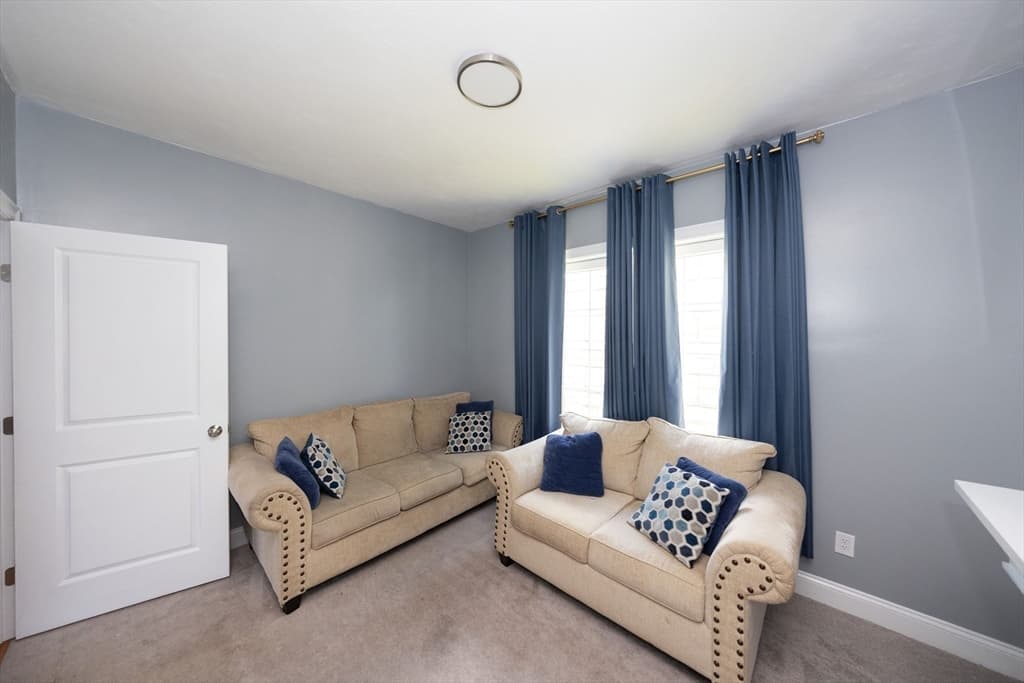 Condominium at 27 Pouts Lane # 27, Uxbridge MA 01569, photo 14 of 25