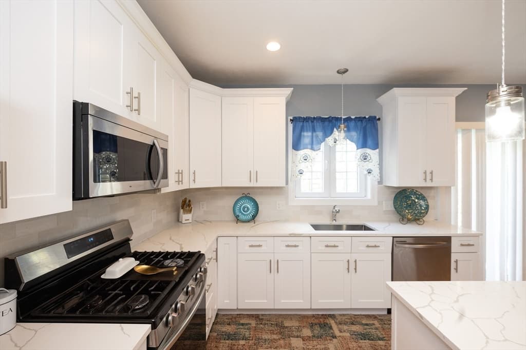 Condominium at 27 Pouts Lane # 27, Uxbridge MA 01569, photo 11 of 25