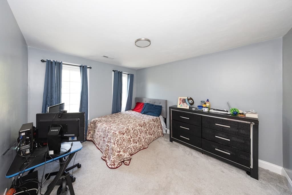Condominium at 27 Pouts Lane # 27, Uxbridge MA 01569, photo 19 of 25