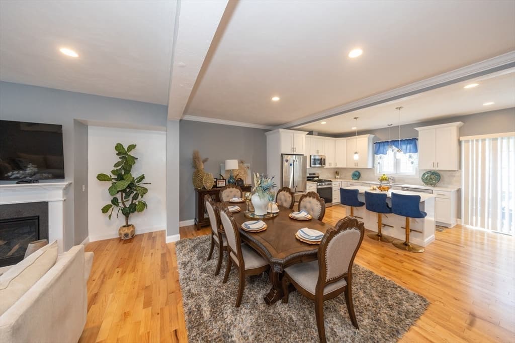 Condominium at 27 Pouts Lane # 27, Uxbridge MA 01569, photo 8 of 25
