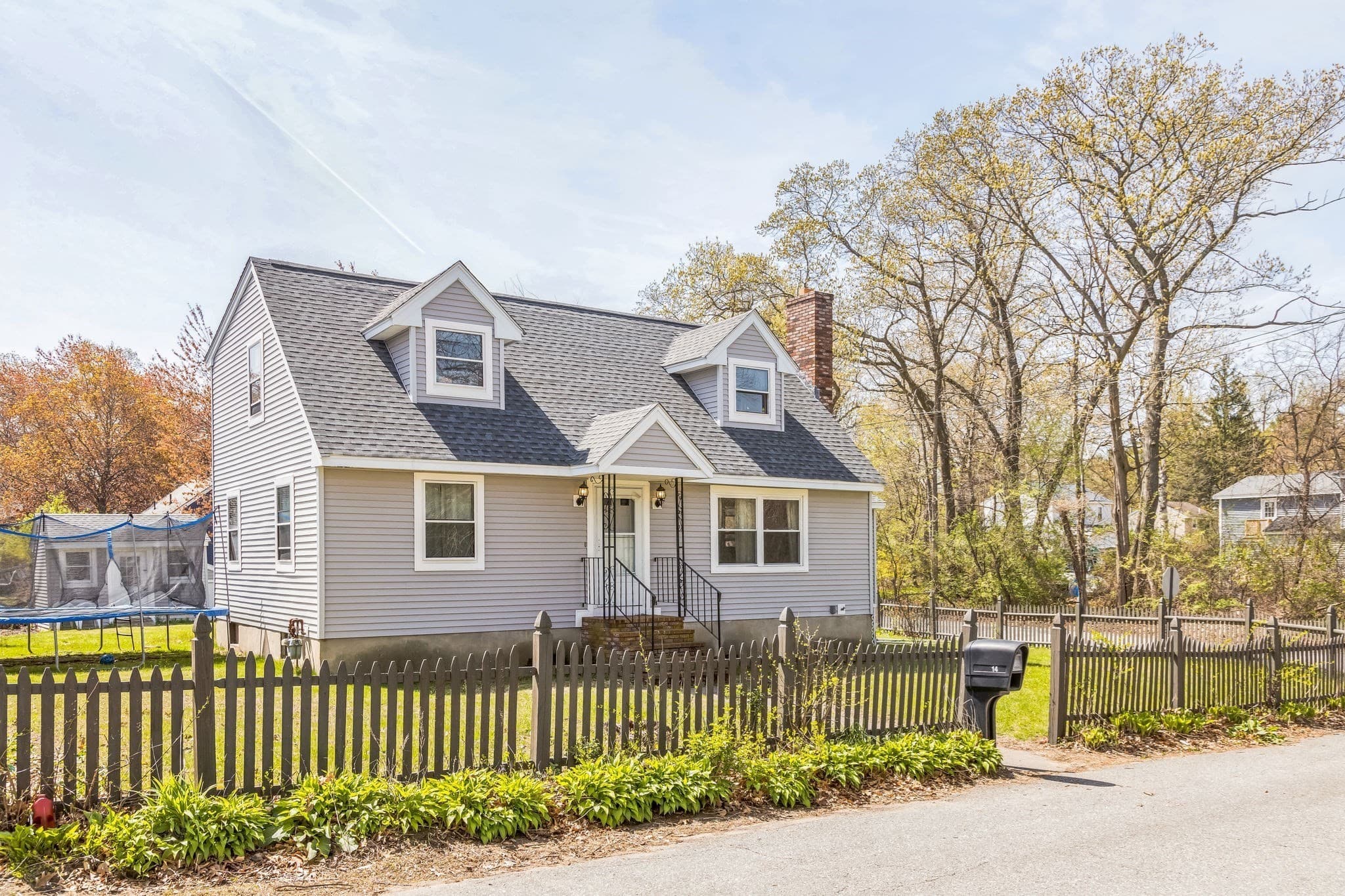 Single Family Residence at 14 Greenville St, Billerica MA 01821, photo 2 of 23