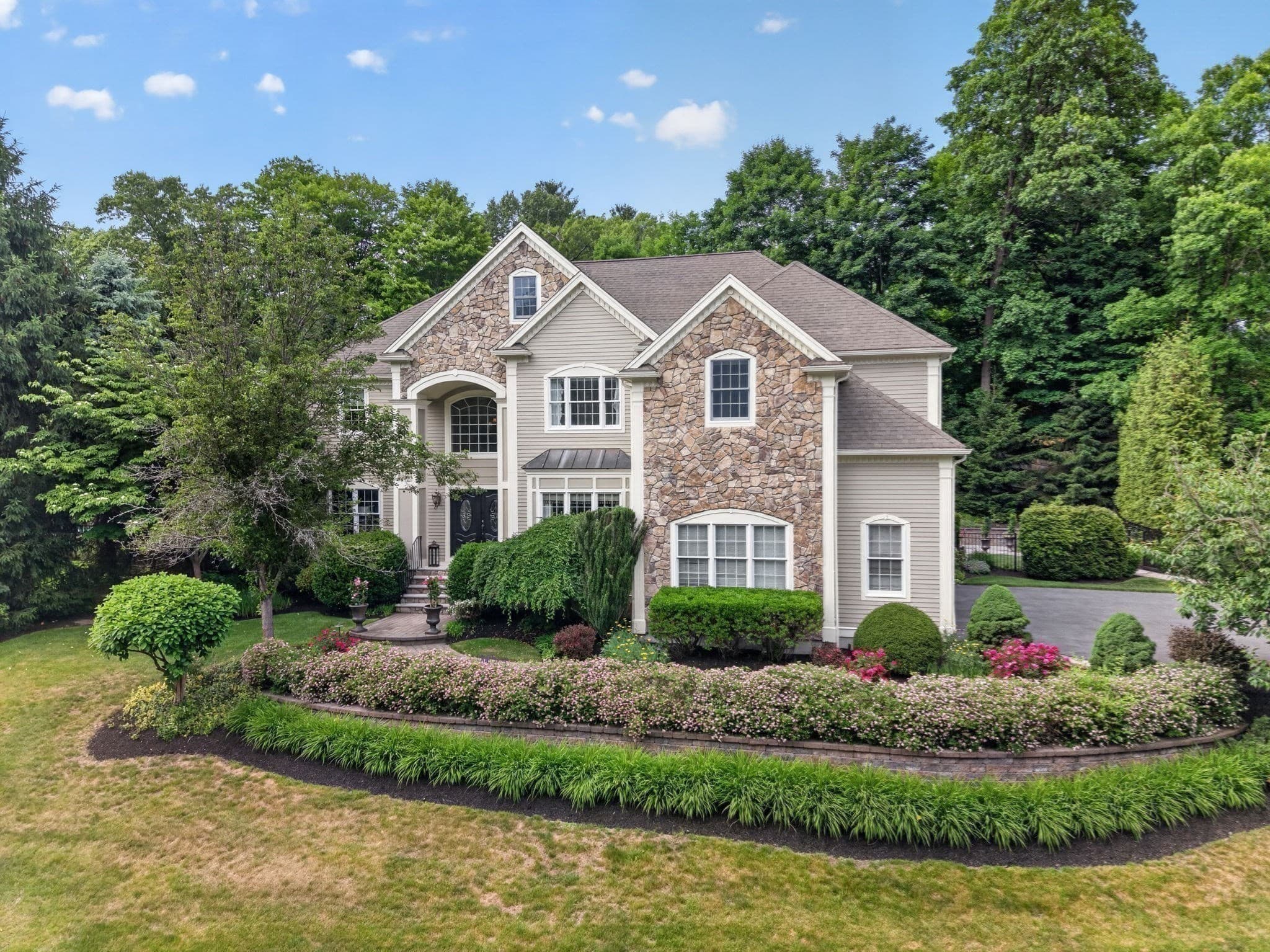 4 Shipley Ct, Middleton MA 01949