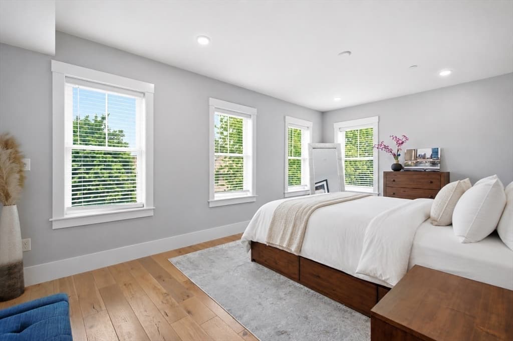 Condominium at 81 Conwell Ave # 3, Somerville MA 02144, photo 6 of 12