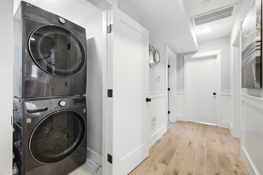 Condominium at 81 Conwell Ave # 3, Somerville MA 02144, photo 11 of 12