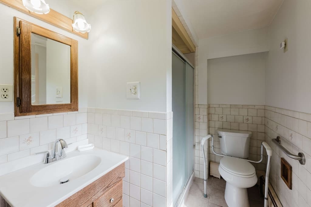 Single Family Residence at 1324 Main Street, Acushnet MA 02743, Acushnet, photo 33 of 38