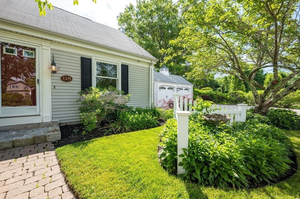 Single Family Residence at 1324 Main Street, Acushnet MA 02743, Acushnet, photo 8 of 38