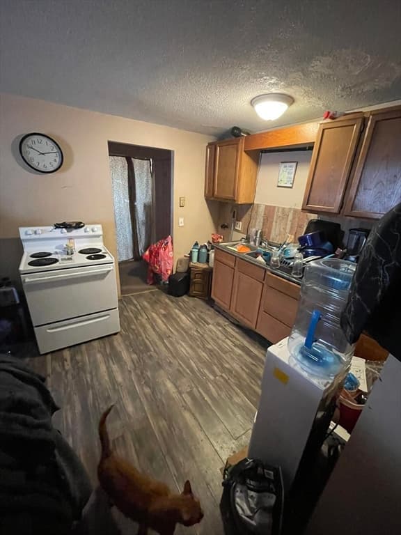 5-9 Family at 19 Vigeant St, Ware MA 01082, Ware, photo 10 of 35