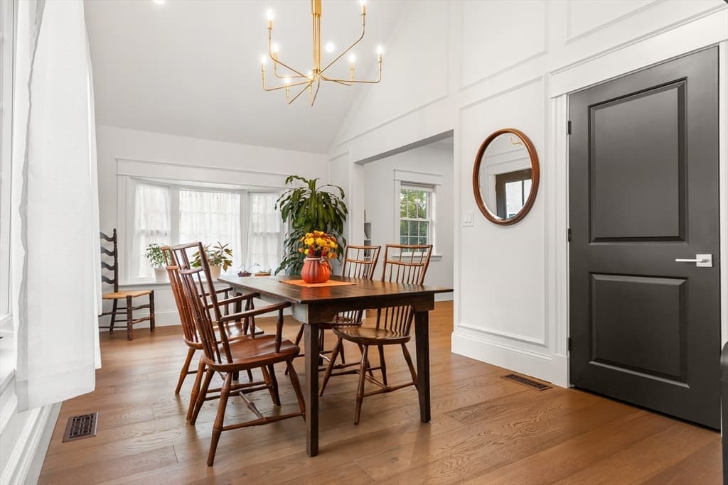 Single Family Residence at 37 Moulton St, Newburyport MA 01950, photo 10 of 42