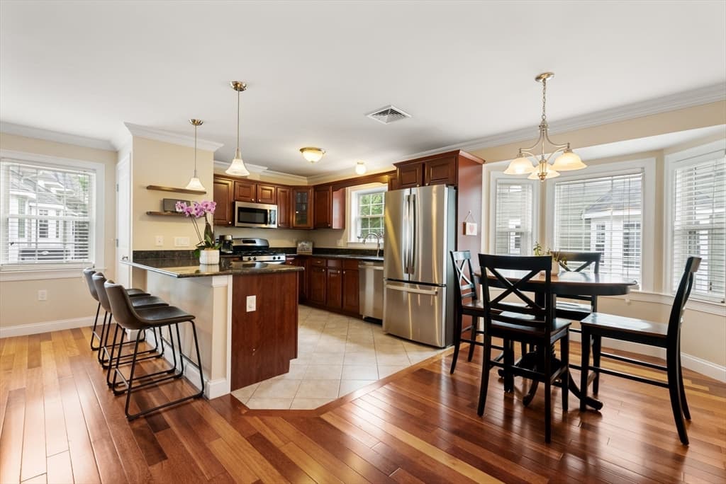 Condominium at 580 Quarry Street # 4, Quincy MA 02169, photo 3 of 39