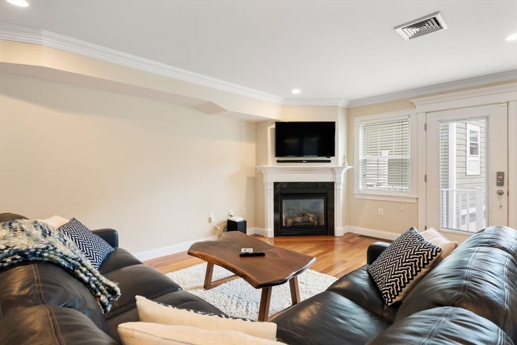 Condominium at 580 Quarry Street # 4, Quincy MA 02169, photo 14 of 39