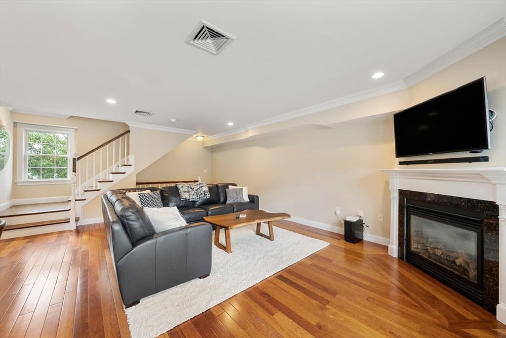 Condominium at 580 Quarry Street # 4, Quincy MA 02169, photo 15 of 39