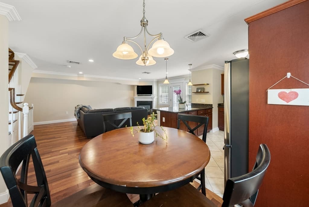 Condominium at 580 Quarry Street # 4, Quincy MA 02169, photo 11 of 39