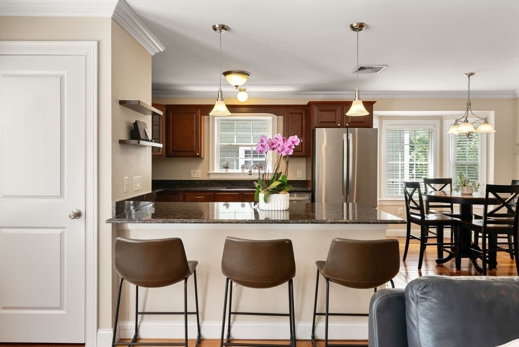 Condominium at 580 Quarry Street # 4, Quincy MA 02169, photo 8 of 39