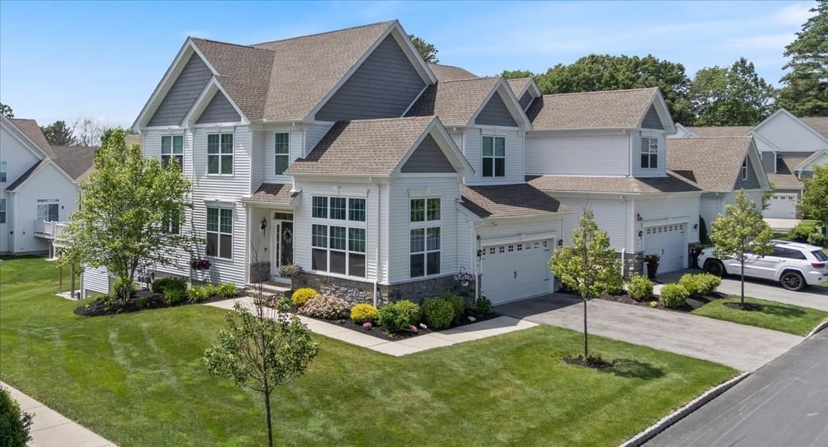 Condominium at 11 Hummingbird Way # 11, Methuen MA 01844, Methuen, photo 5 of 34