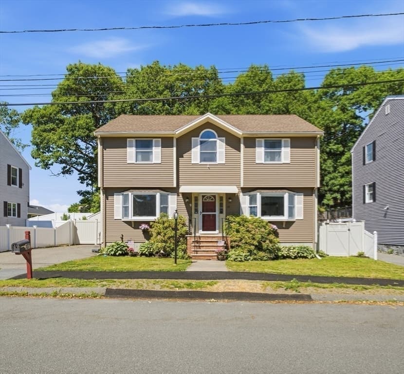 Single Family Residence at 137 Maplewood Rd, Lynn MA 01904, photo 32 of 39