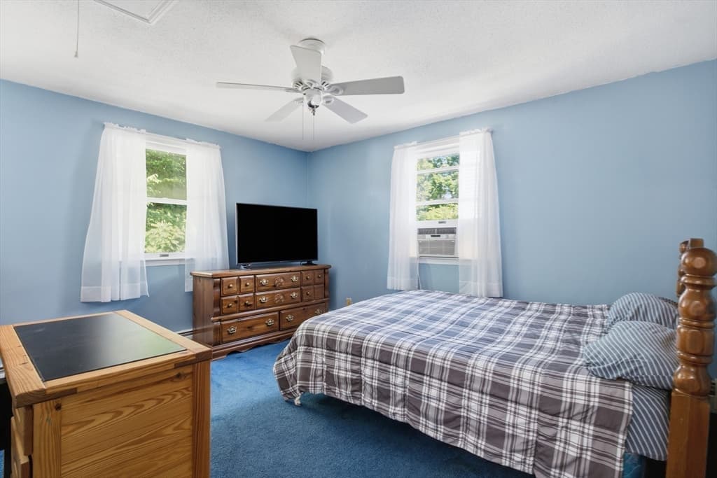 Single Family Residence at 137 Maplewood Rd, Lynn MA 01904, photo 20 of 39
