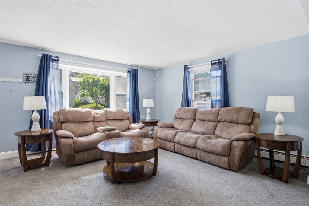 Single Family Residence at 137 Maplewood Rd, Lynn MA 01904, photo 10 of 39