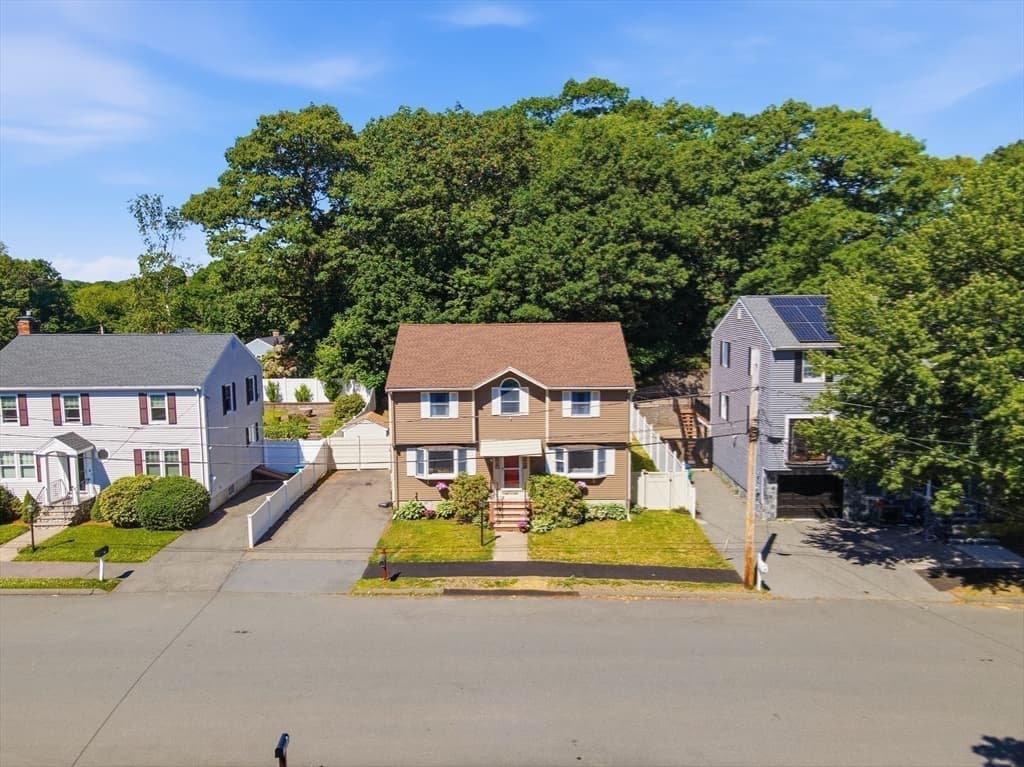 Single Family Residence at 137 Maplewood Rd, Lynn MA 01904, photo 33 of 39