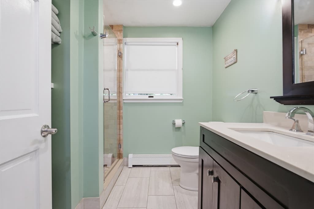 Single Family Residence at 137 Maplewood Rd, Lynn MA 01904, photo 15 of 39