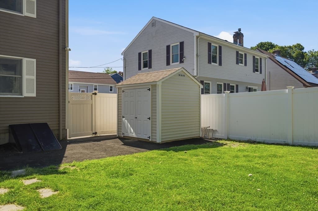 Single Family Residence at 137 Maplewood Rd, Lynn MA 01904, photo 29 of 39