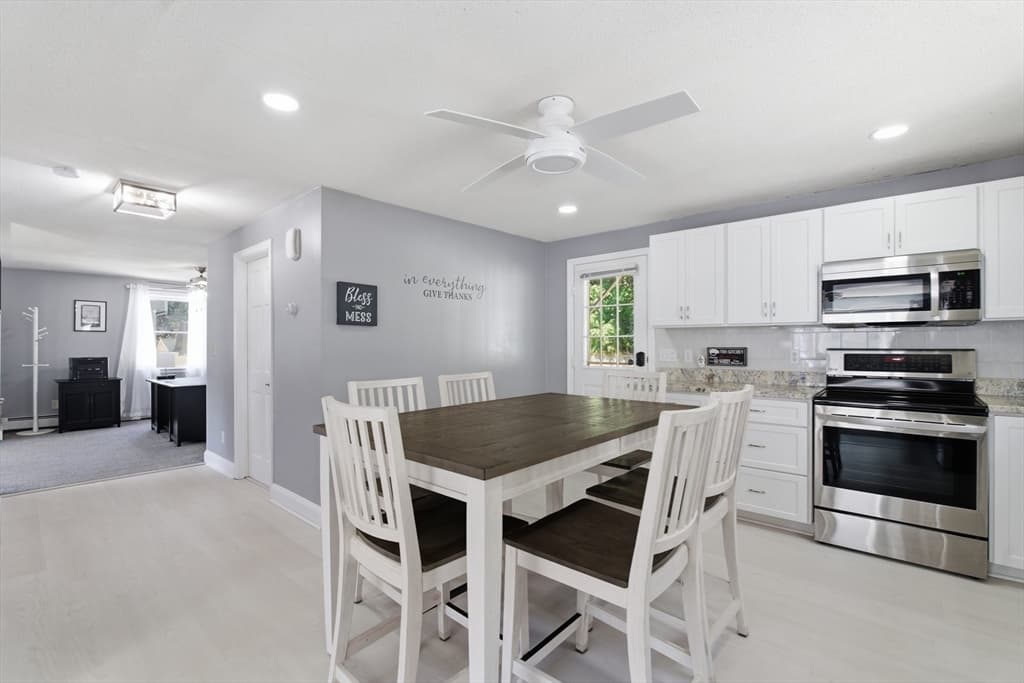 Single Family Residence at 137 Maplewood Rd, Lynn MA 01904, photo 8 of 39