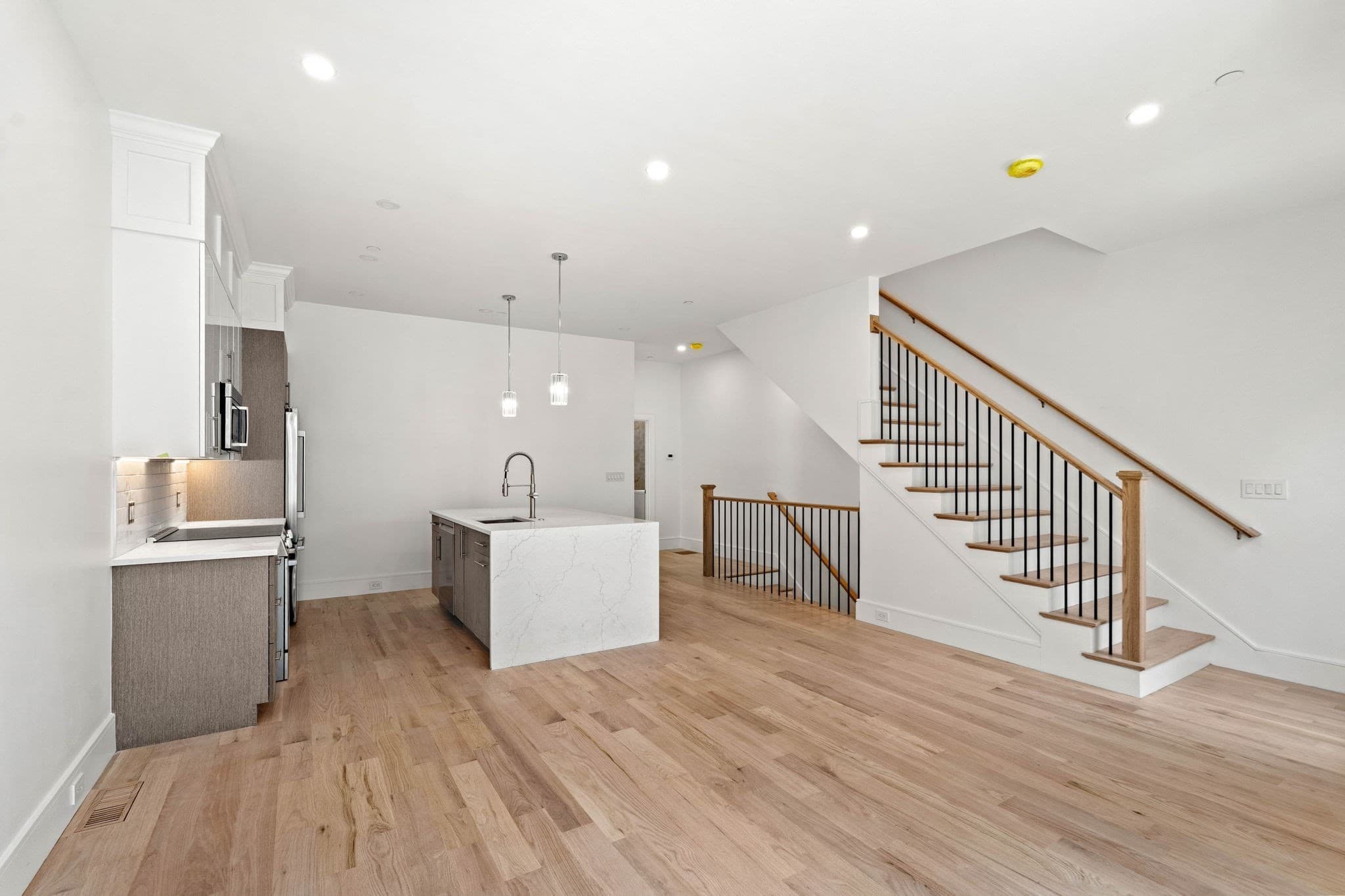 Condominium at 108 Allston Street # 2, Boston MA 02134, photo 9 of 41