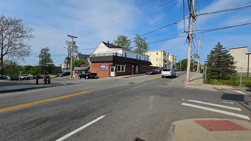 46 Howard St, Lowell MA 01851