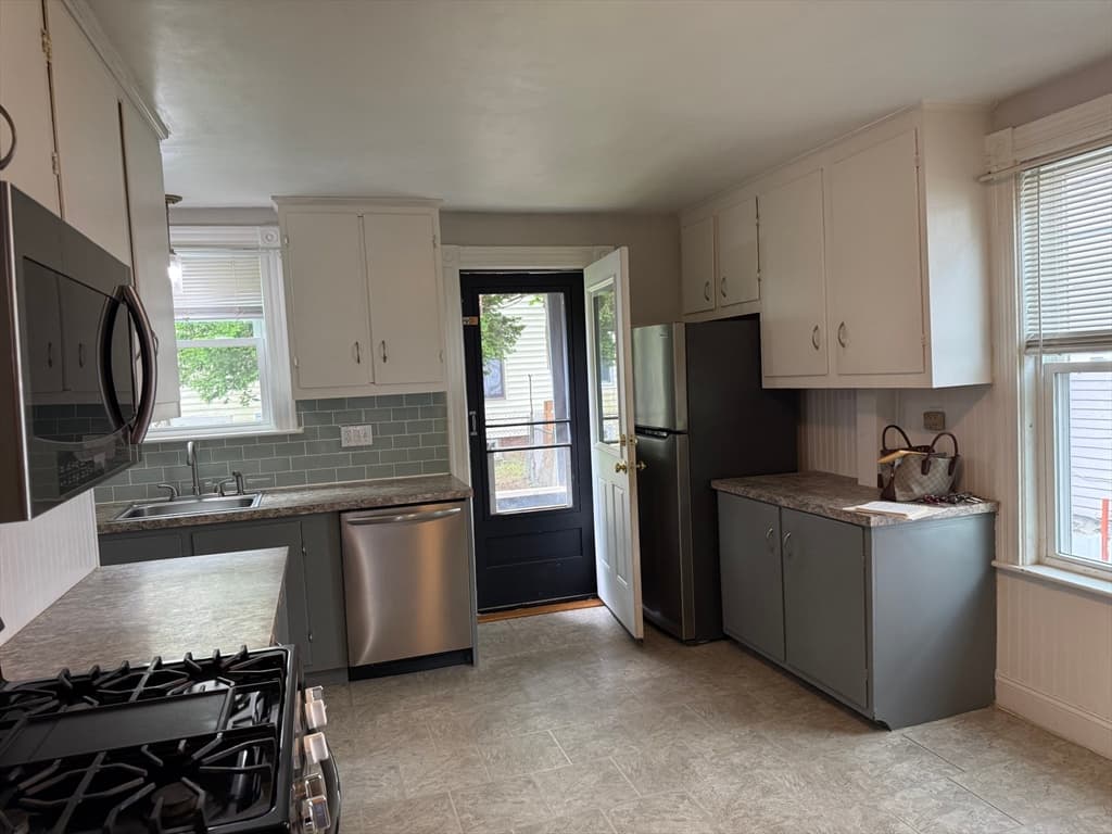 40 Summer St, Medford MA 02155 photo 2