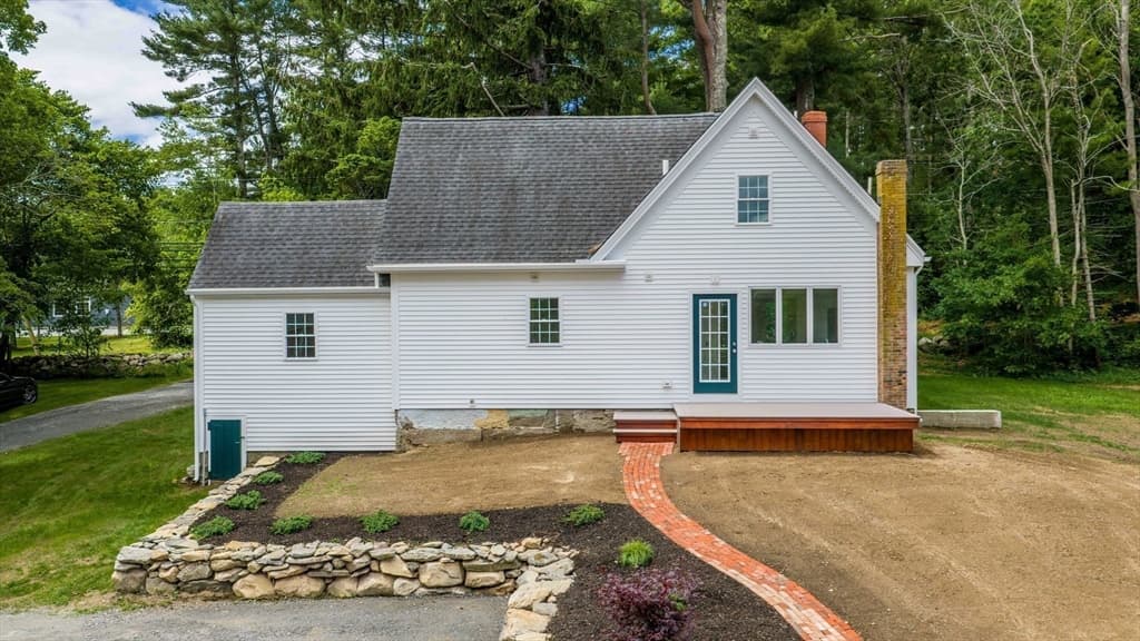 159 County St, Lakeville MA 02347 photo 2