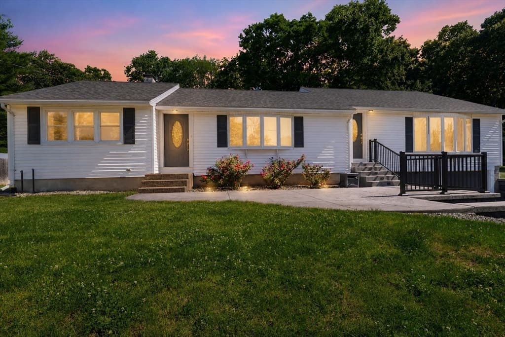 9 Pine Dr, Wilbraham MA 01095