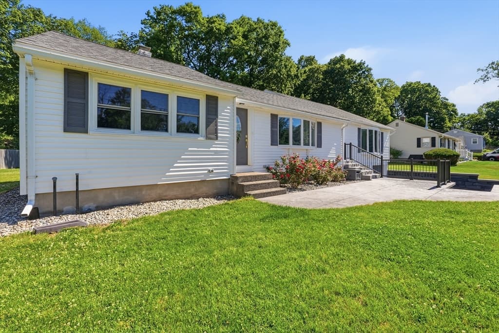 9 Pine Dr, Wilbraham MA 01095 photo 4
