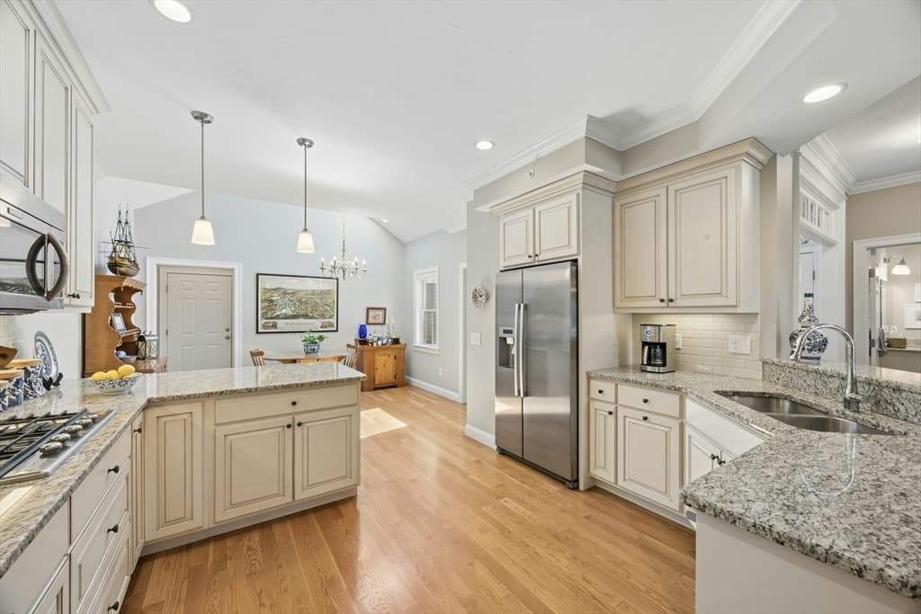 Condominium at 14 Lydias Way # 14, Northborough MA 01532, photo 11 of 42