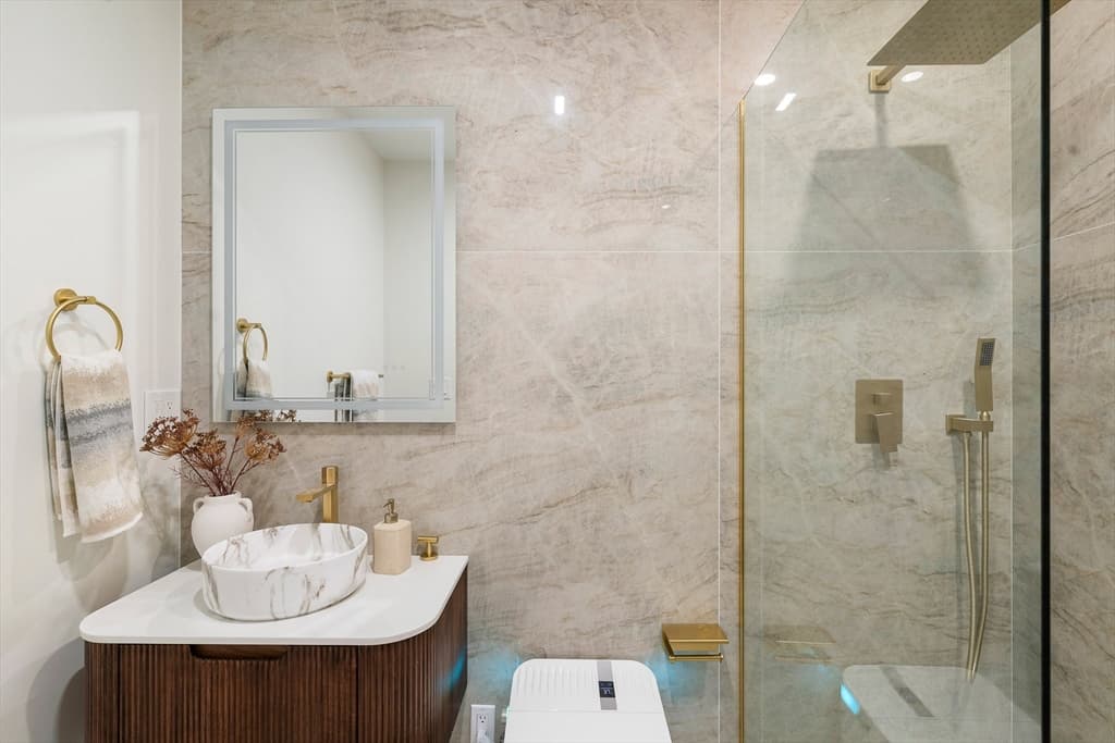 Condominium at 181 Maverick Street PH, Boston MA 02128, photo 17 of 17