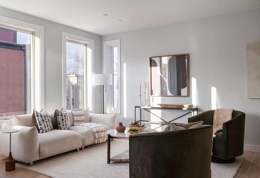 Condominium at 181 Maverick Street PH, Boston MA 02128, photo 5 of 17