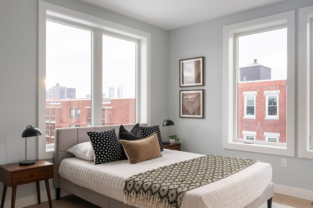 Condominium at 181 Maverick Street PH, Boston MA 02128, photo 11 of 17