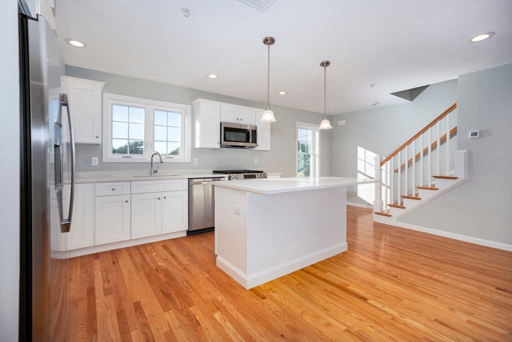 Condominium at 719 S. Franklin Street # 3, Holbrook MA 02343, photo 6 of 27